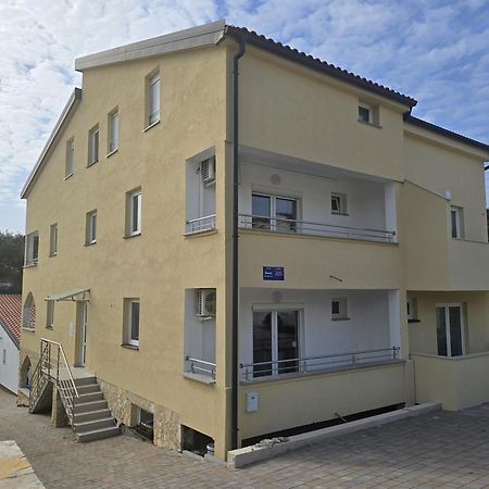 Apartments Antonia - S. Novalja スタラ・ノヴァリャ エクステリア 写真