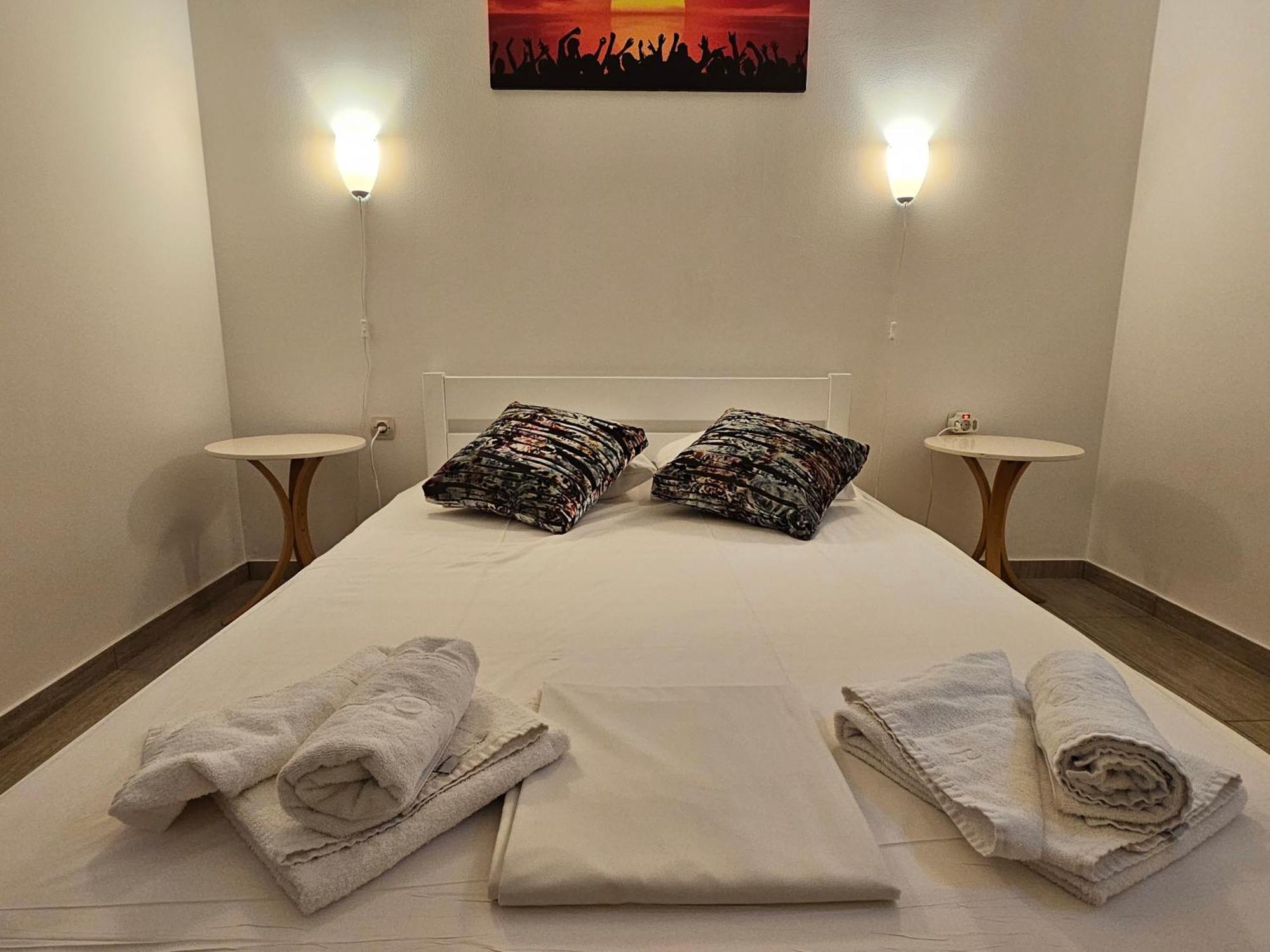 Apartments Antonia - S. Novalja スタラ・ノヴァリャ 部屋 写真